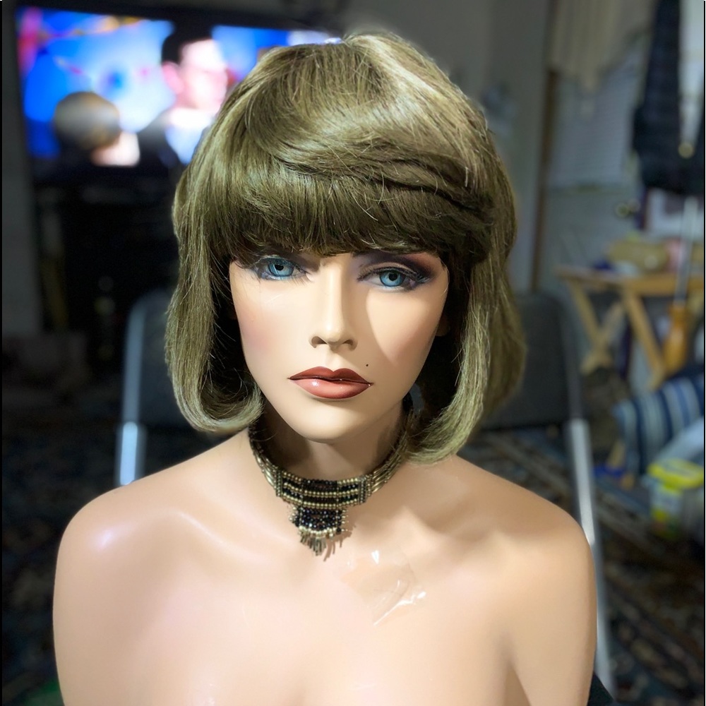 #94 light brown Elura synthetic wig